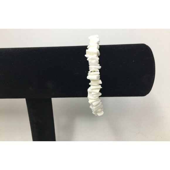 White Chunky Puka Shell Bohemian Style Bracelet - Picture 5 of 7